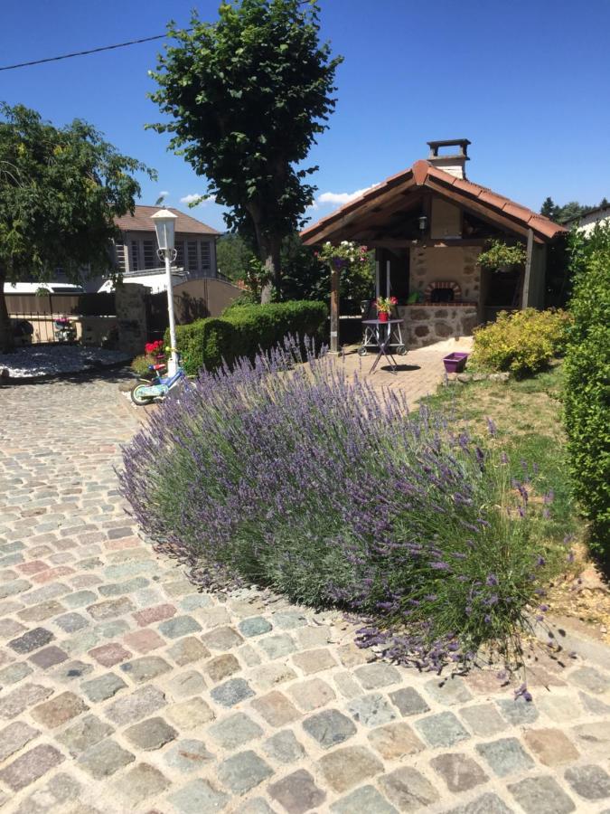 Belle Maison De Famille Villa Usson-en-Forez Dış mekan fotoğraf